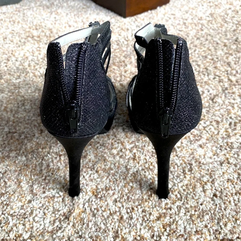 📦DONATING 3/1📦Vera Wang Formal Heels - Picture 6 of 6